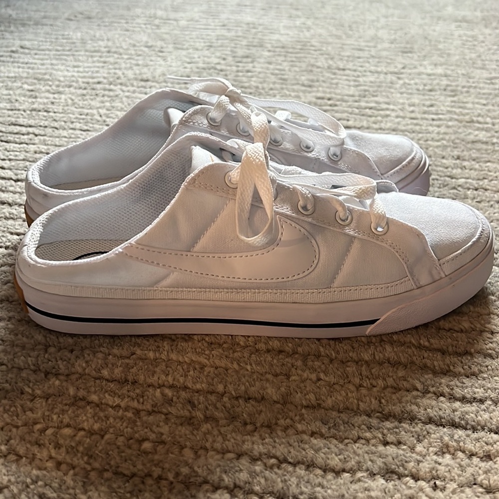 Nike Court Legacy Women's Mules